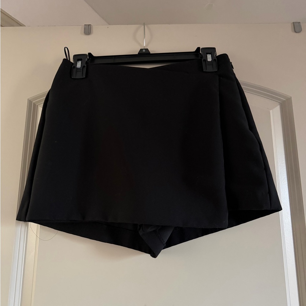 ZARA Black Women's Skorts